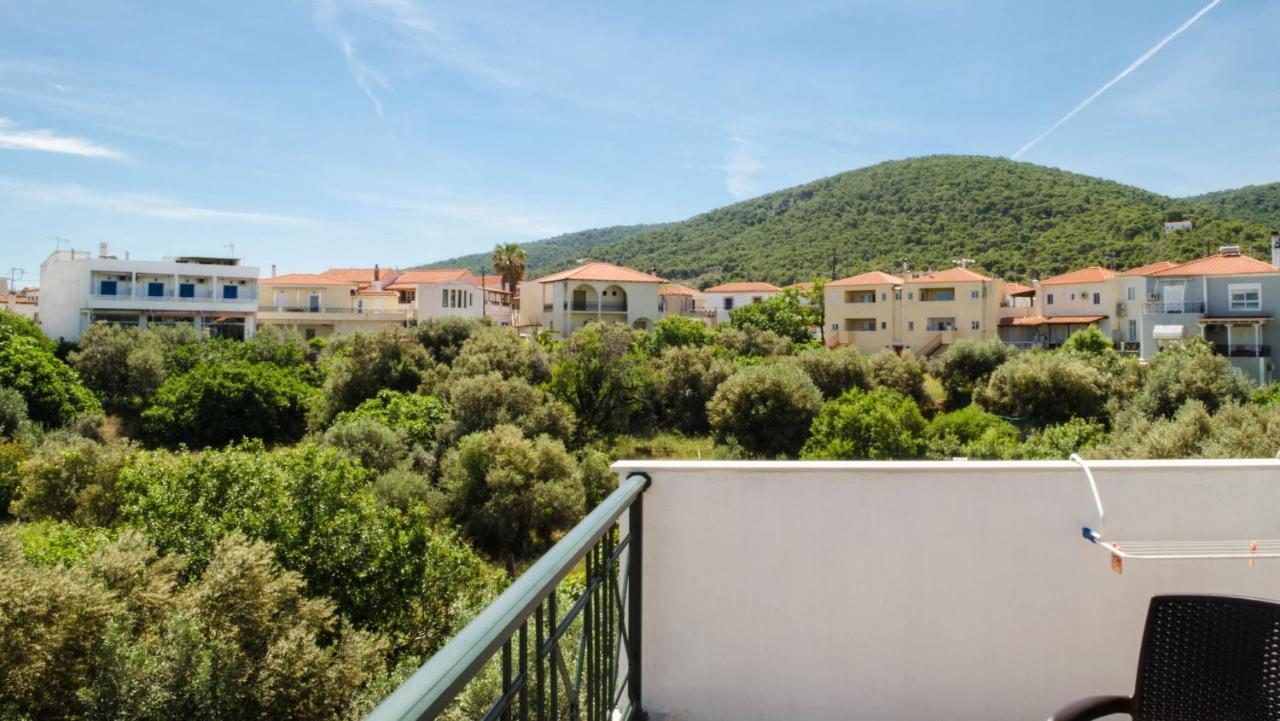 Megalochori  Irides Apartments מראה חיצוני תמונה