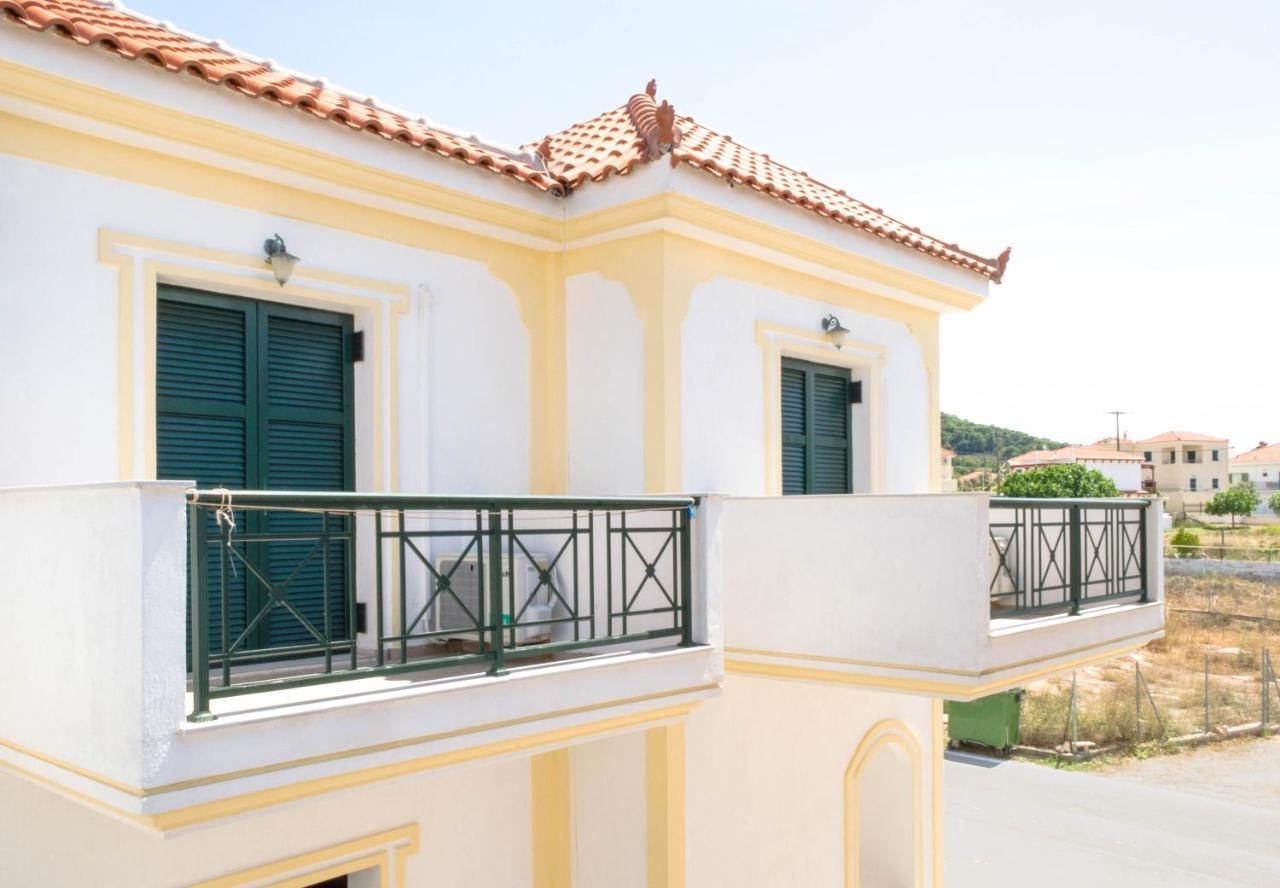Megalochori  Irides Apartments מראה חיצוני תמונה