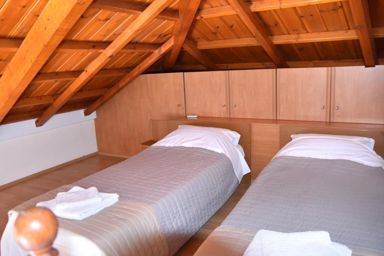 Megalochori  Irides Apartments מראה חיצוני תמונה