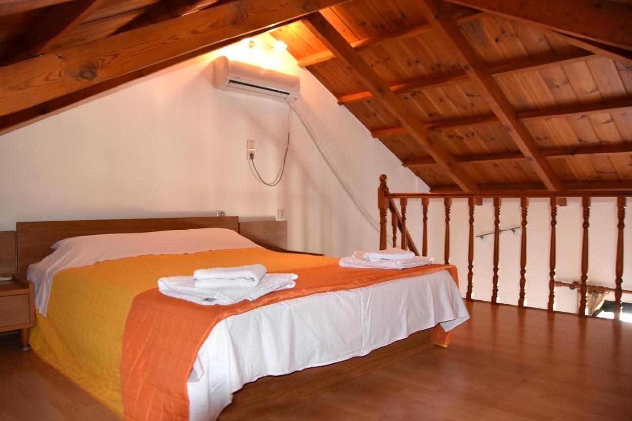 Megalochori  Irides Apartments מראה חיצוני תמונה